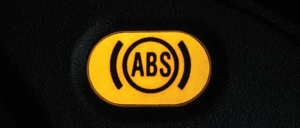 8.1.8. Luces testigo de freno, ABS, bolsas de aire, puertas, etc.